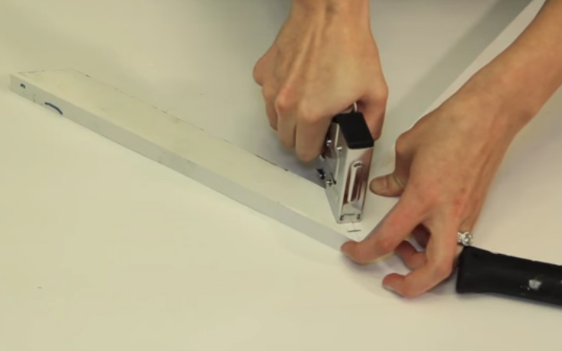 How Do You Staple a Picture Frame